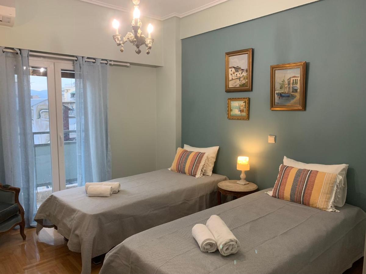 Athina Apartments Atene Esterno foto