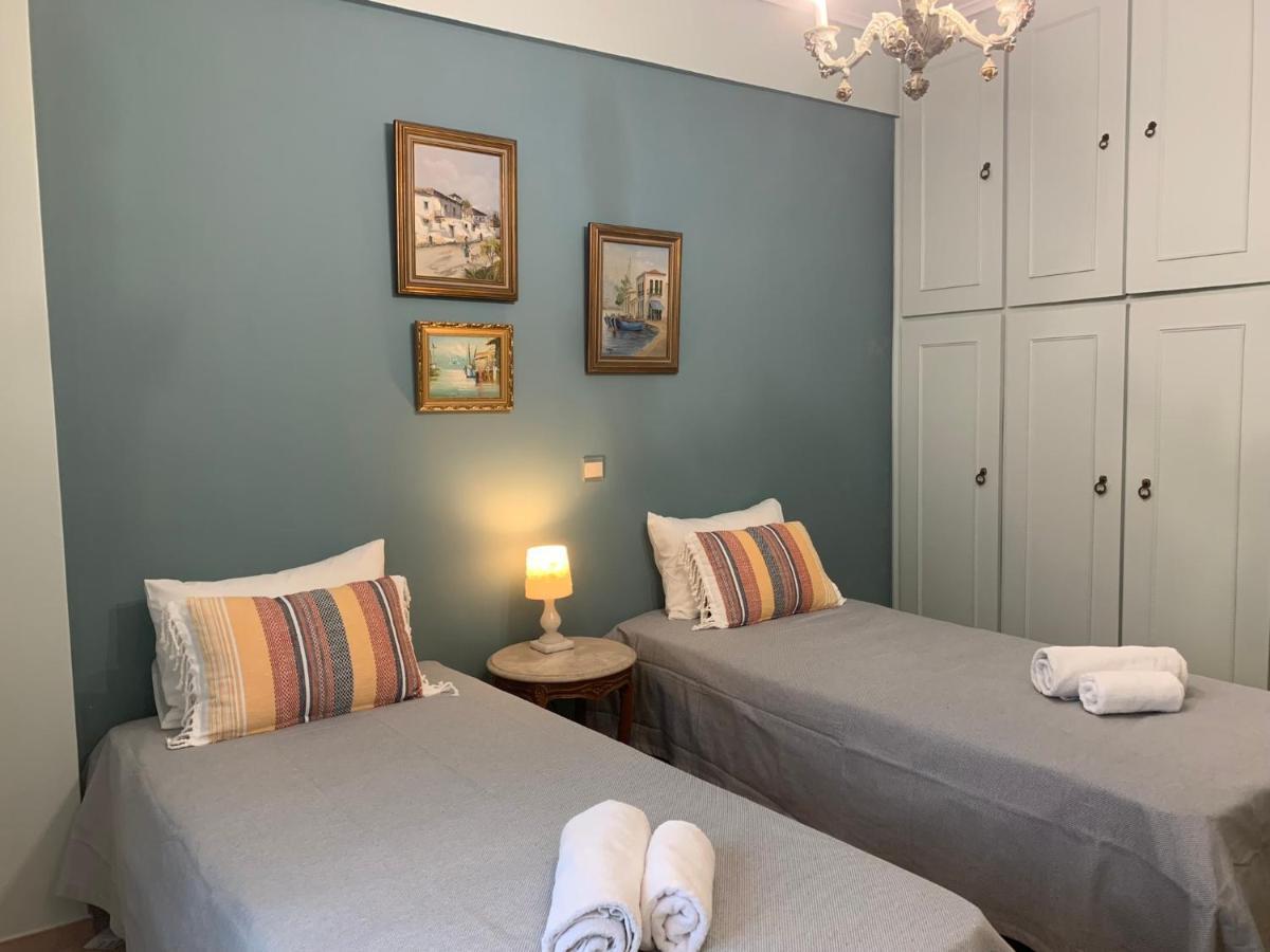 Athina Apartments Atene Esterno foto