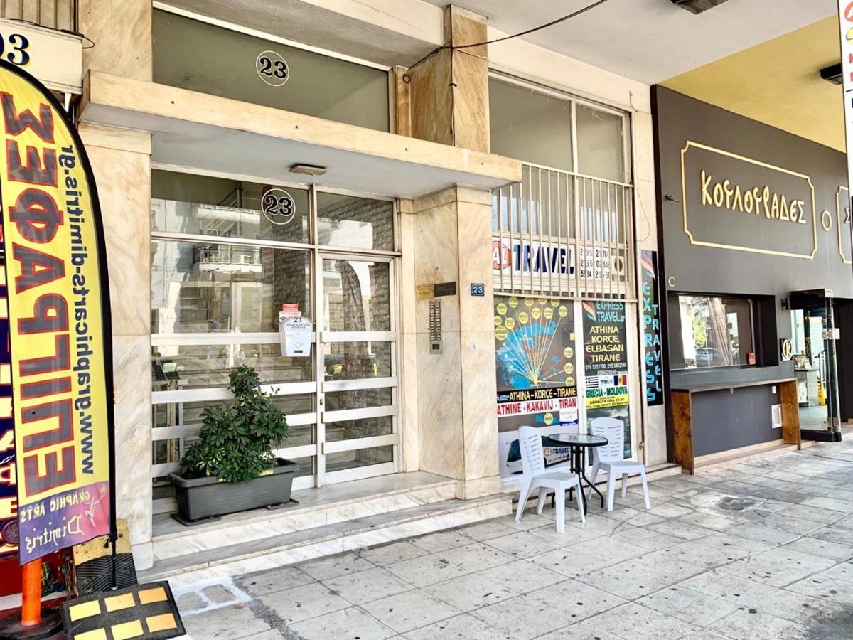 Athina Apartments Atene Esterno foto