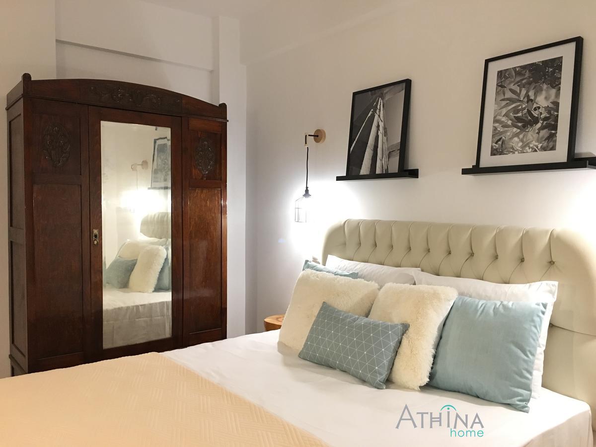 Athina Apartments Atene Esterno foto